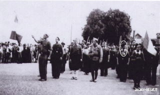 Mr Froidefond, lors d’un défilé des forces du maquis à Pompadour, en 1944.