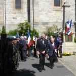  Jean Maison, co-président de l'ANACR Corrèze vient de saluer les porte-drapeaux