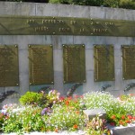 La stèle avec les noms des morts en déportation suite aux arrestations du 9 juin 1944