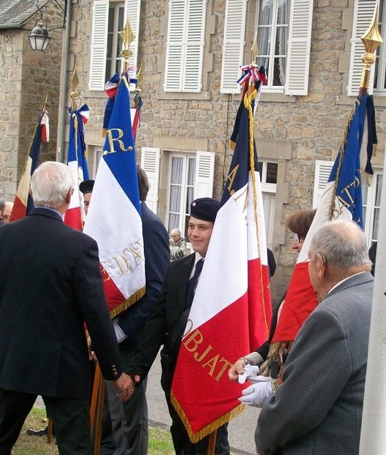 salut-porte-drapeau